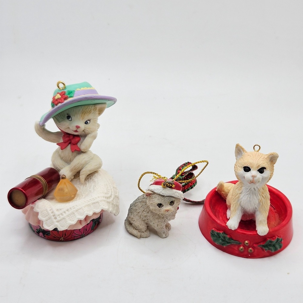 Lot of 3 Vintage Cat Kitten Christmas Ornaments Resin Holiday‎ Decor Cute Mixed